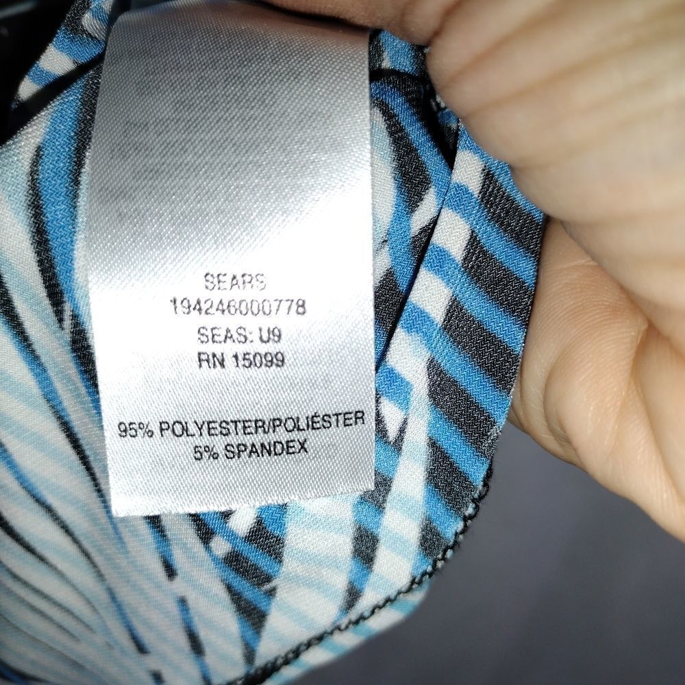 Jaclyn Smith top  - Picture 4 of 6